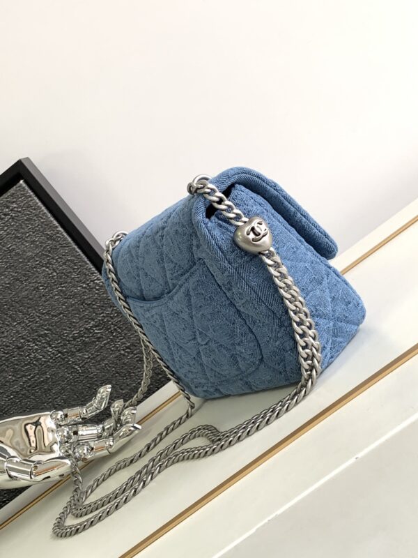 Chanel Cute Mini Camellia Denim - Image 2