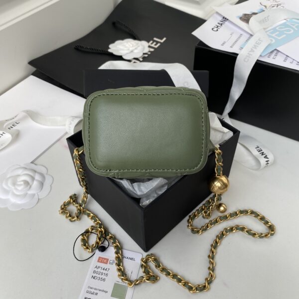 Chanel Mini Dark Green Cosmetics Bag - Image 5