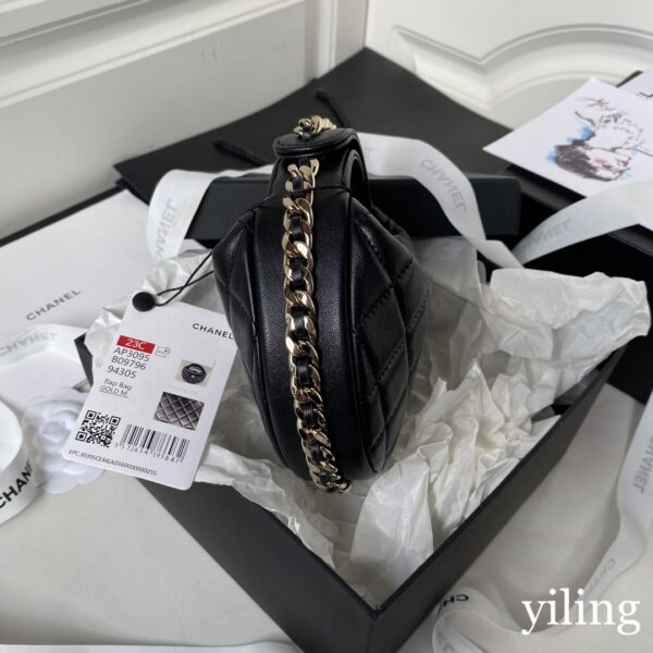 Chanel Cute Mini diamond pattern Black Bag - Image 8