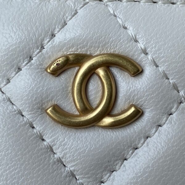 Chanel Mini White Cosmetics Bag - Image 2