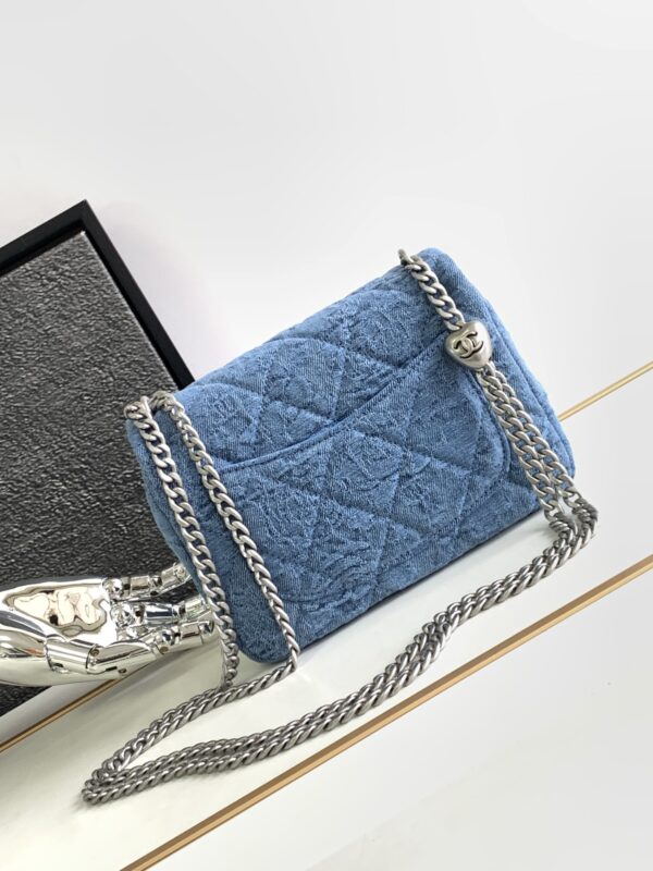 Chanel Cute Mini Camellia Denim - Image 9