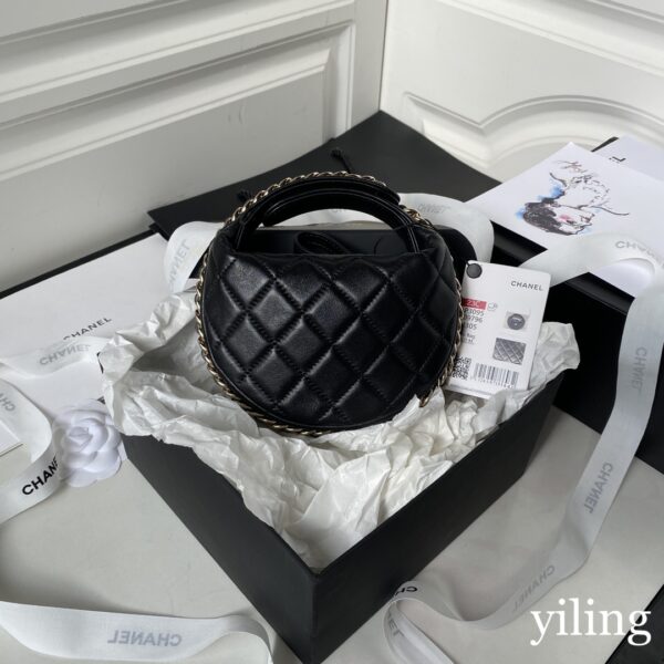 Chanel Cute Mini diamond pattern Black Bag - Image 2