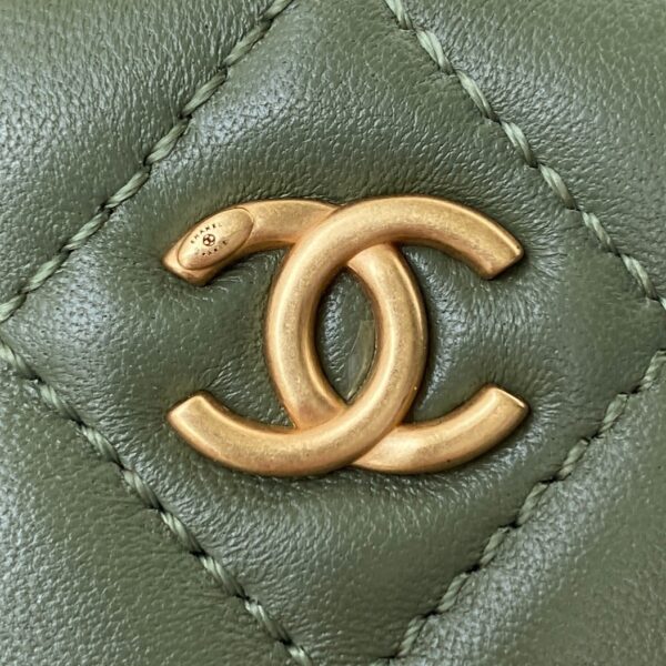 Chanel Mini Dark Green Cosmetics Bag - Image 9