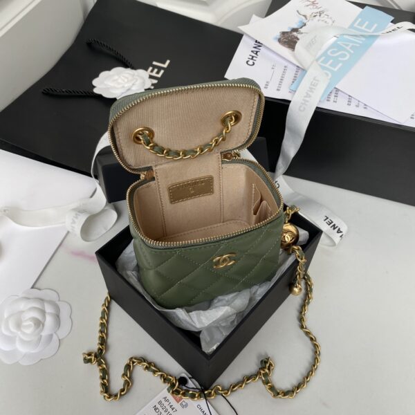 Chanel Mini Dark Green Cosmetics Bag - Image 4