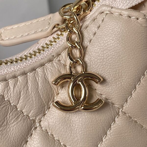 Chanel Mini Hobo Bags - Image 9